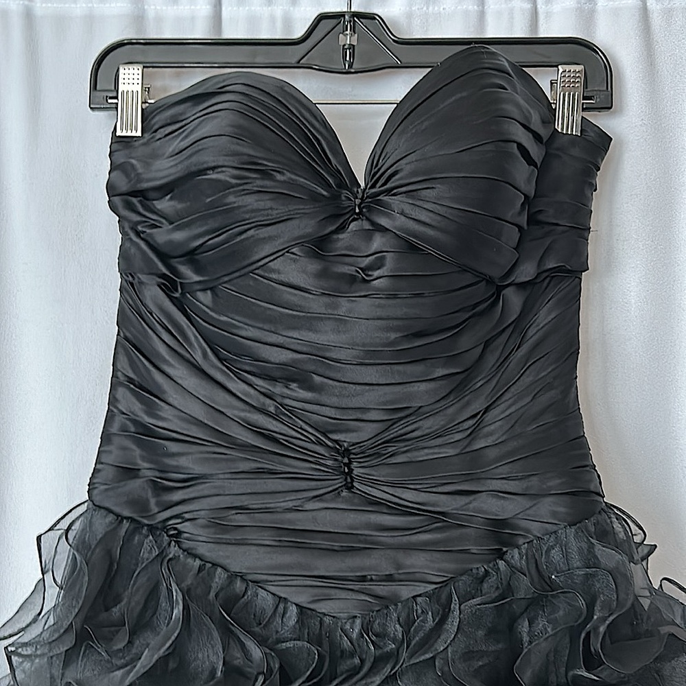 Ysa Makino NWT STUNNING Vintage Black Silk Feathered Strapless Dress **Size 8** - Picture 3 of 7